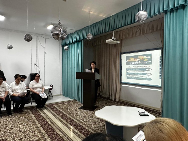 Қызметкерлер арасында сыбайлас жемқорлық ұғымы, сыбайлас жемқорлық көрінісімен бетпе-бет келген жағдайда азаматтардың іс-қимылы, сонымен қатар мұндай фактілерге жәрдем берген жағдайдағы жауапкершілік туралы жадынама тарату.